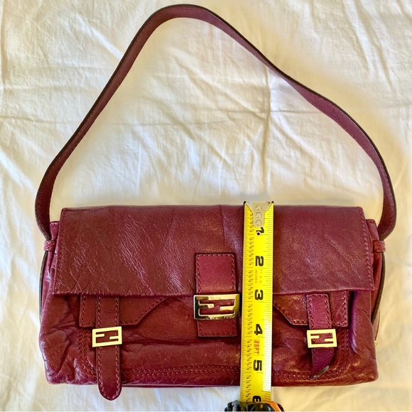 Fendi Baguette Bag - Picture 4 of 16